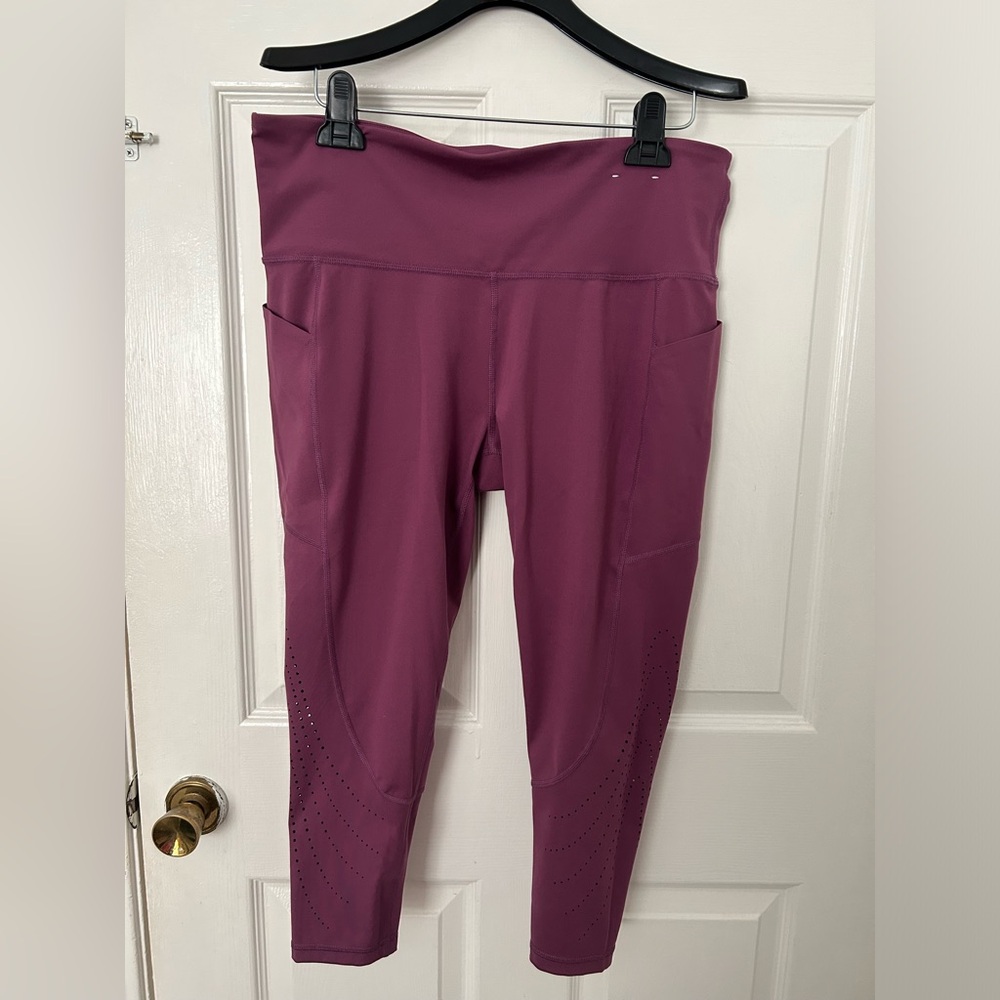Xersion Plum Capri Leggings with Side Pockets